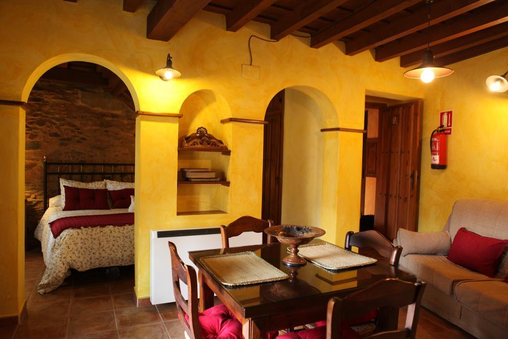 Apartamentos Rurales La Solana Robledillo De Gata Εξωτερικό φωτογραφία